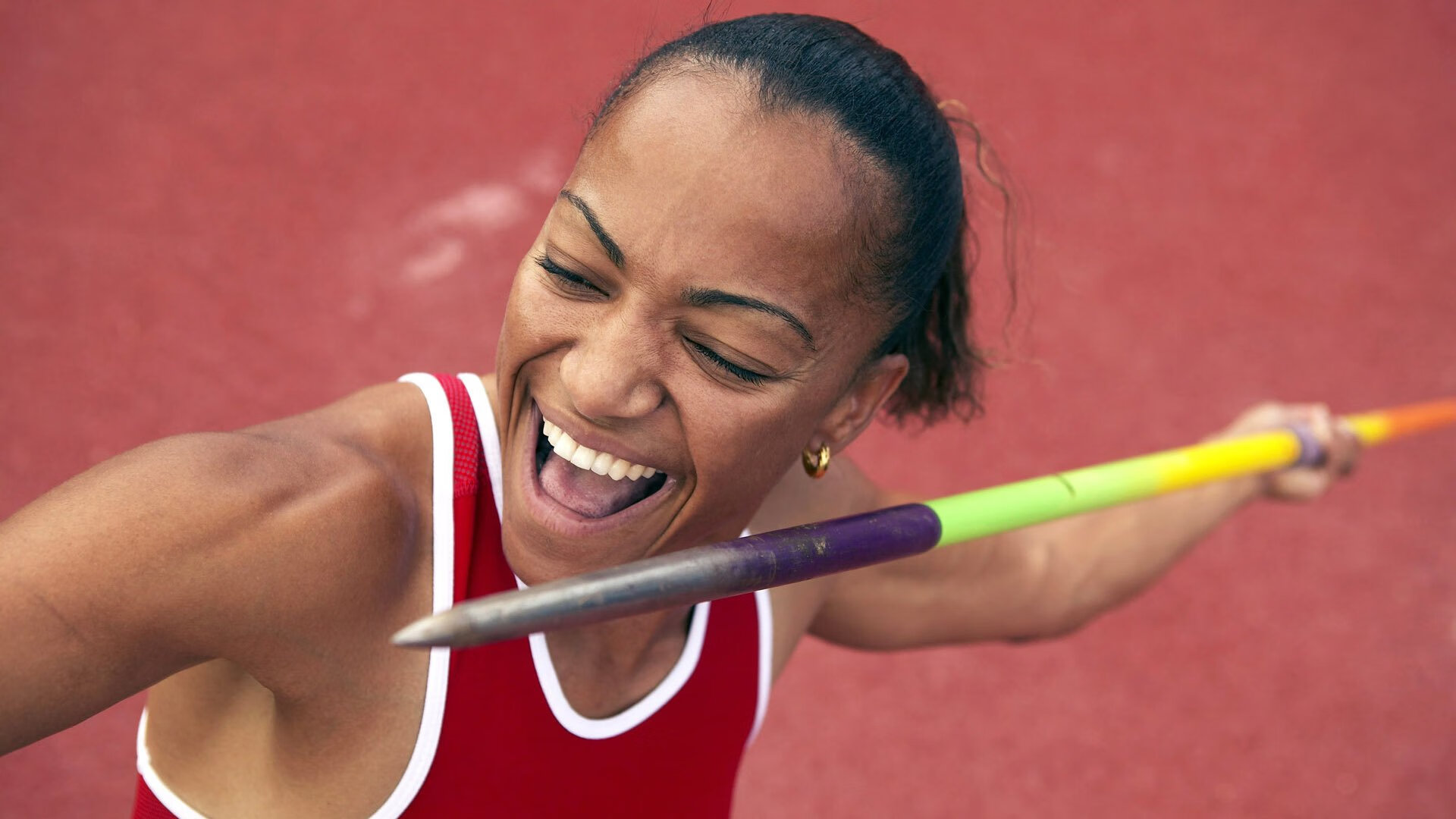 中国男足在巴黎奥运会比赛中以2-0战胜新西兰，中国男足踢进奥运会了吗